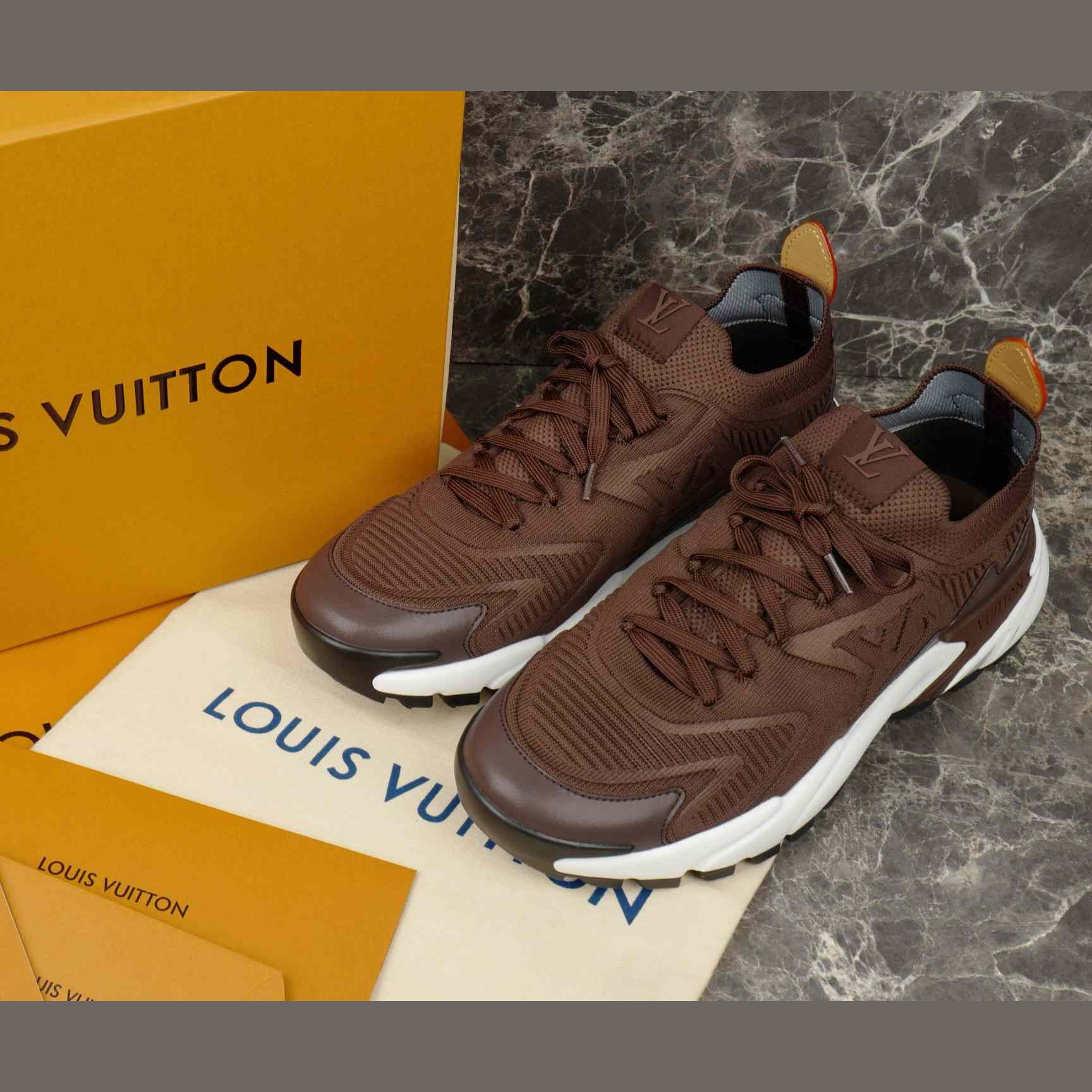 Louis Vuitton LV Runner Tatic Sneaker   1AIWVN - EUR FASHION