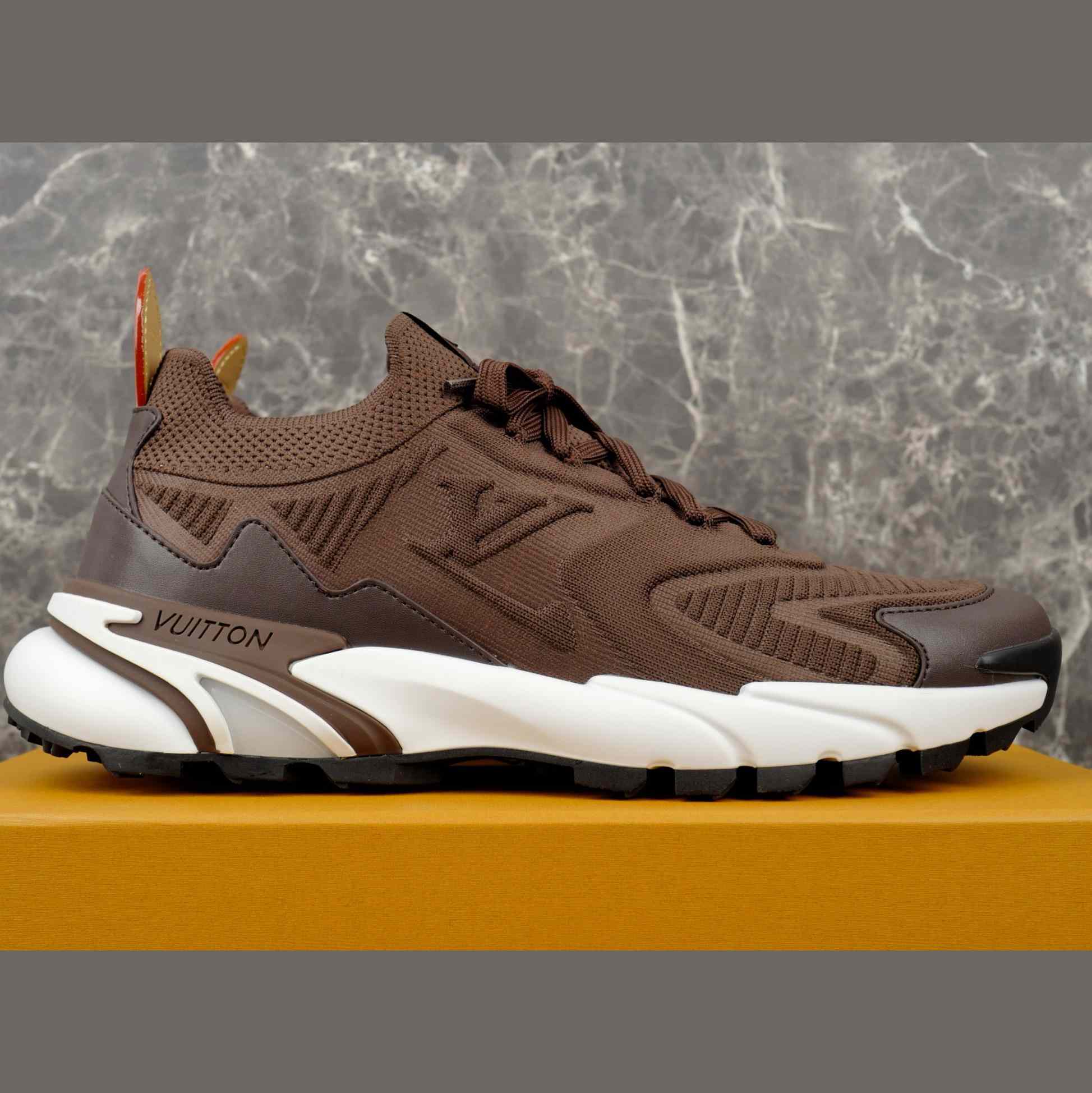 Louis Vuitton LV Runner Tatic Sneaker   1AIWVN - EUR FASHION