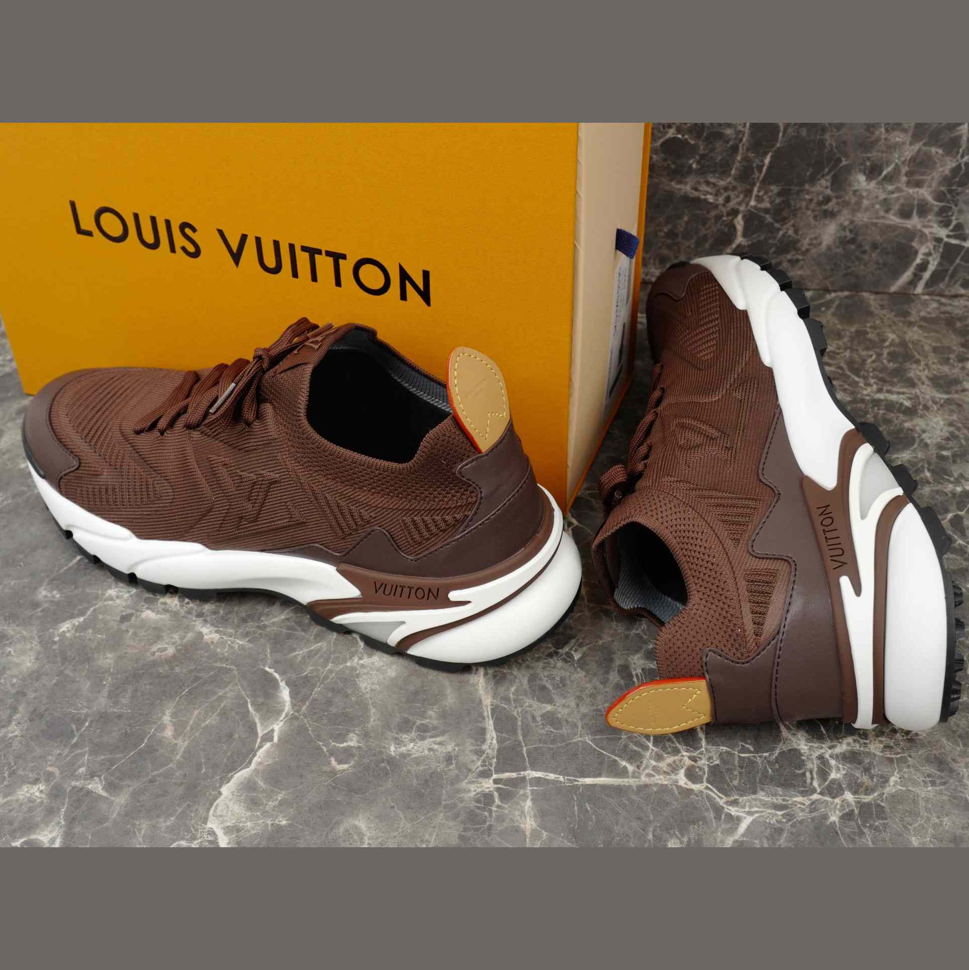 Louis Vuitton LV Runner Tatic Sneaker   1AIWVN - EUR FASHION
