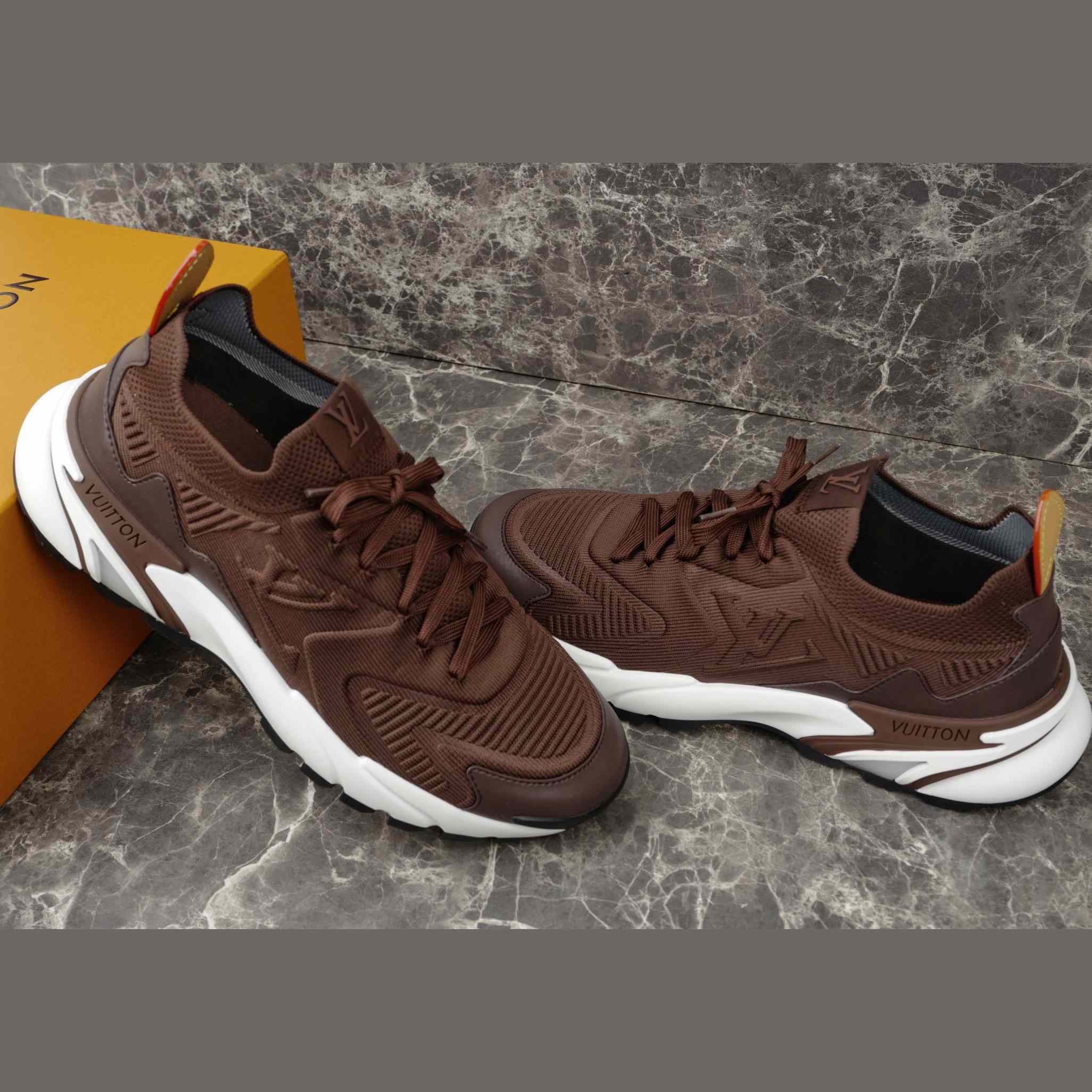 Louis Vuitton LV Runner Tatic Sneaker   1AIWVN - EUR FASHION