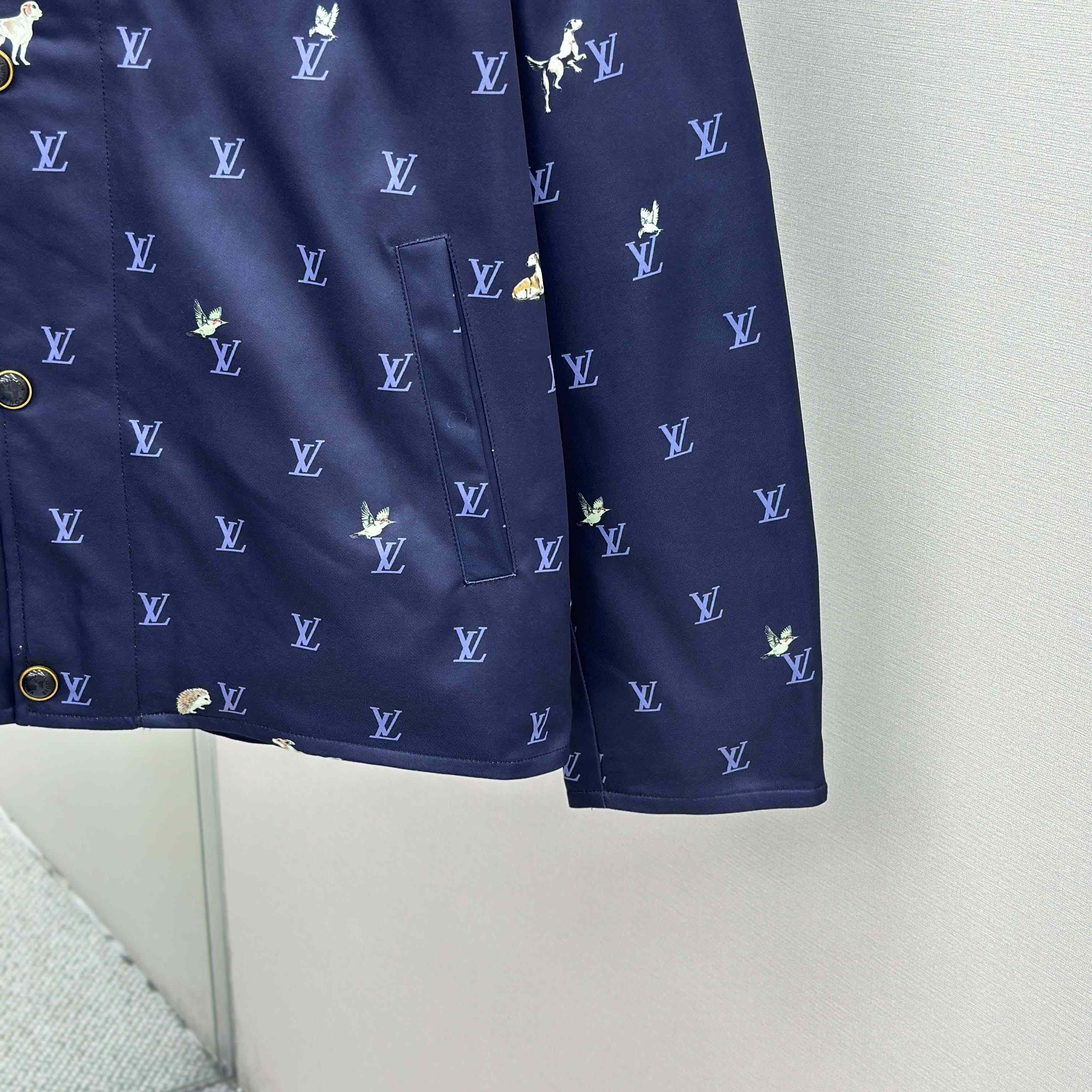 Louis Vuitton LV Blason Padded Jacket   1AJBFR - EUR FASHION