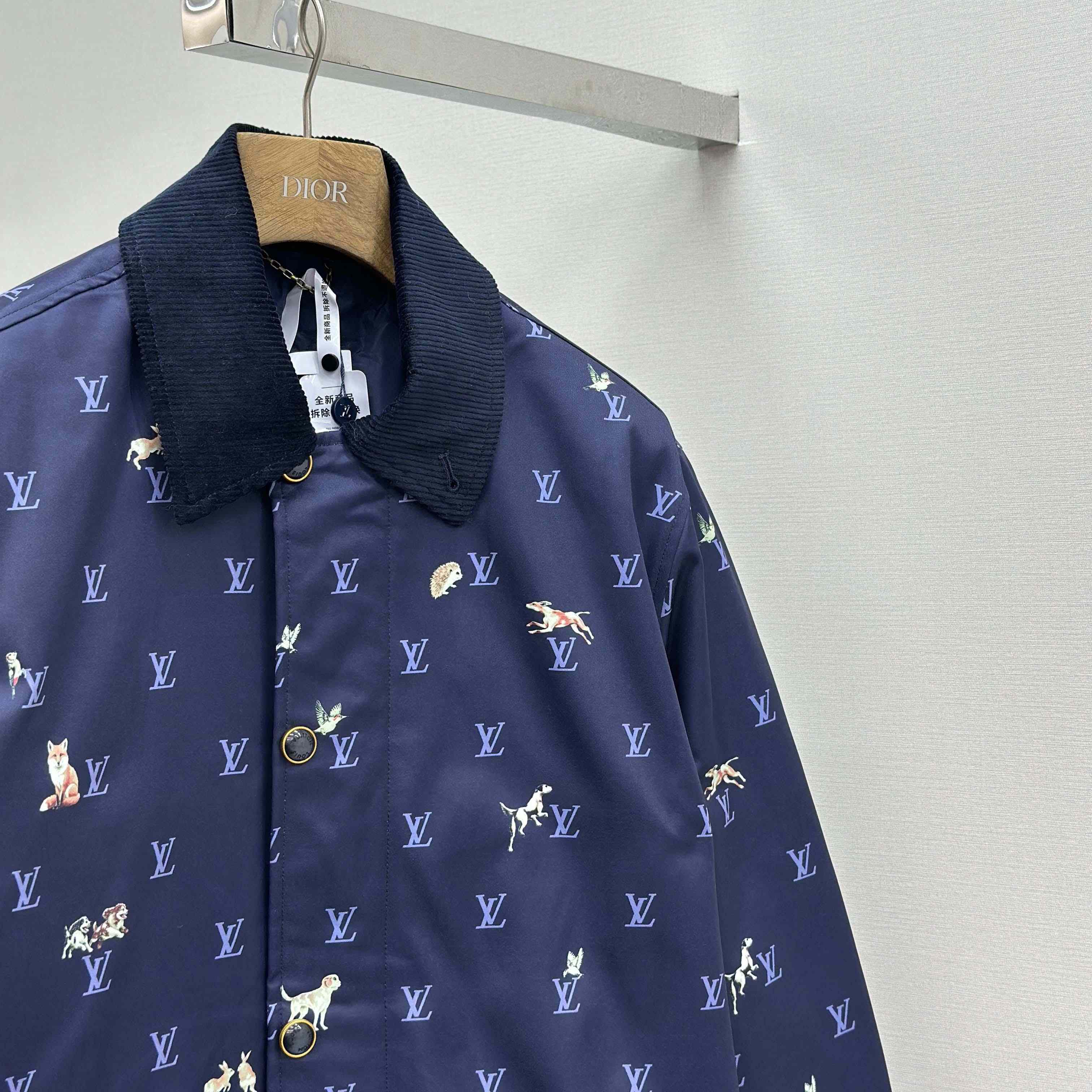 Louis Vuitton LV Blason Padded Jacket   1AJBFR - EUR FASHION