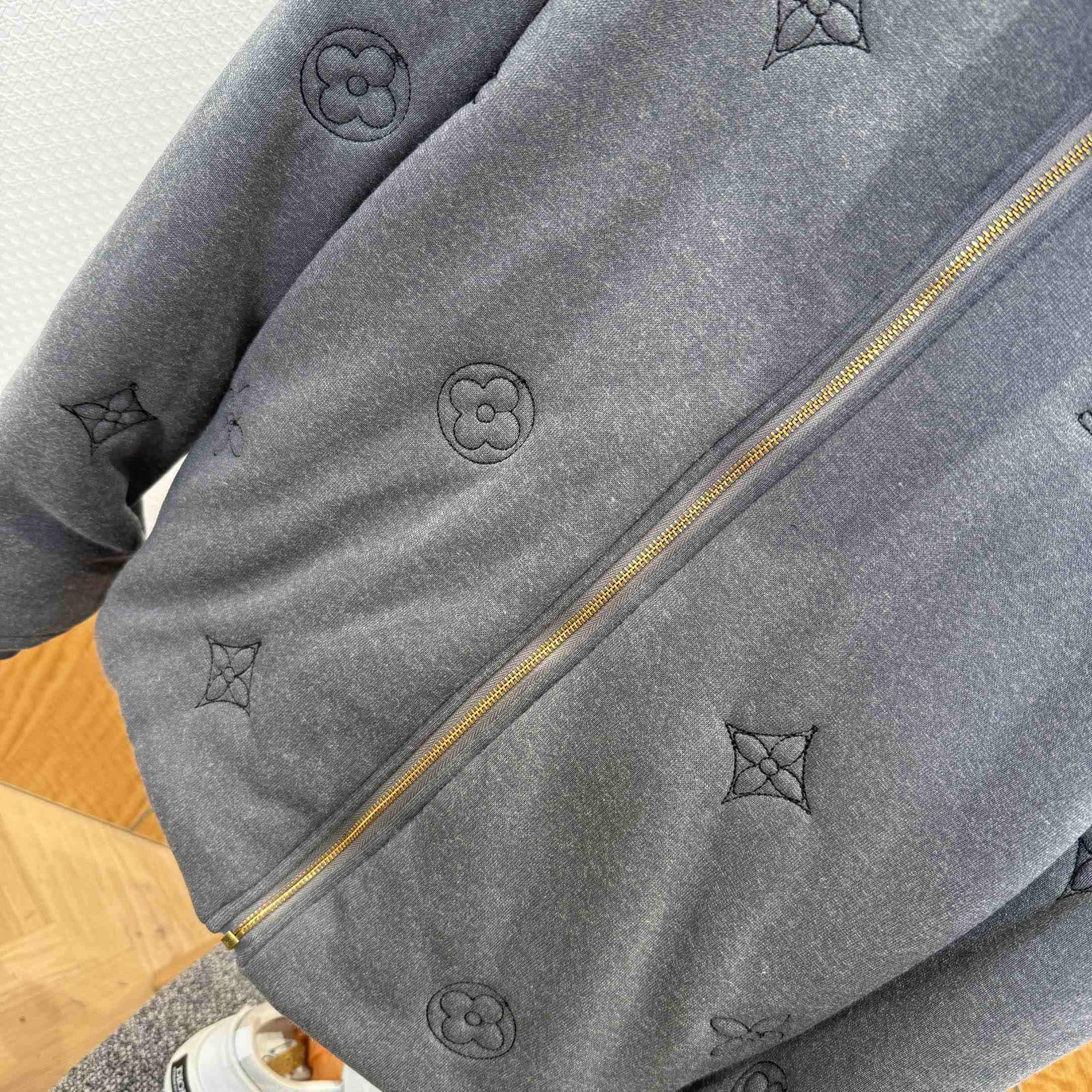 Louis Vuitton Elegant Monogram Knitted Down Blouson  1AJBWO - EUR FASHION