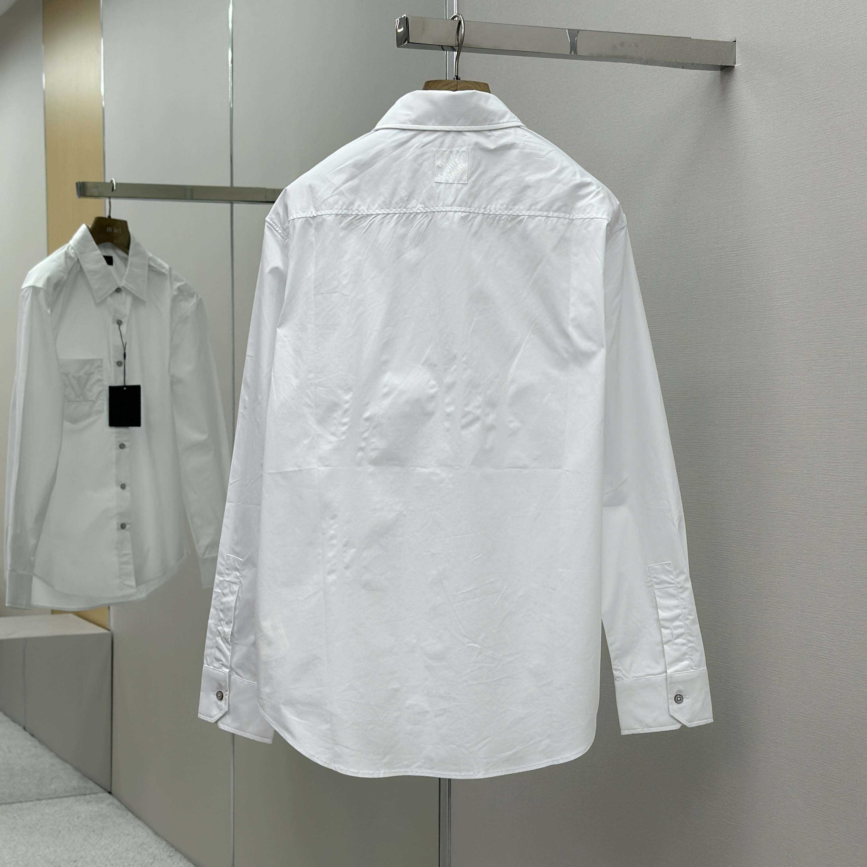 Louis Vuitton Embossed Signature Long-Sleeved Cotton Shirt   1AHVY7 - EUR FASHION